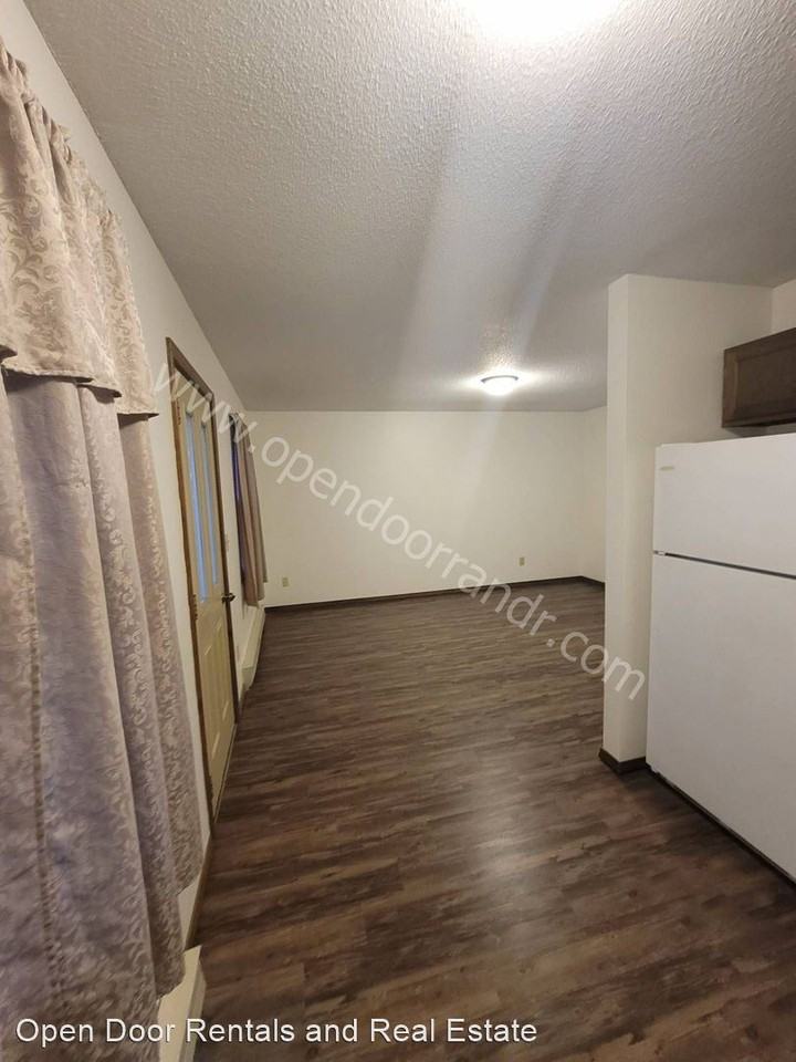 709/711 N Main - Photo 3 of 12