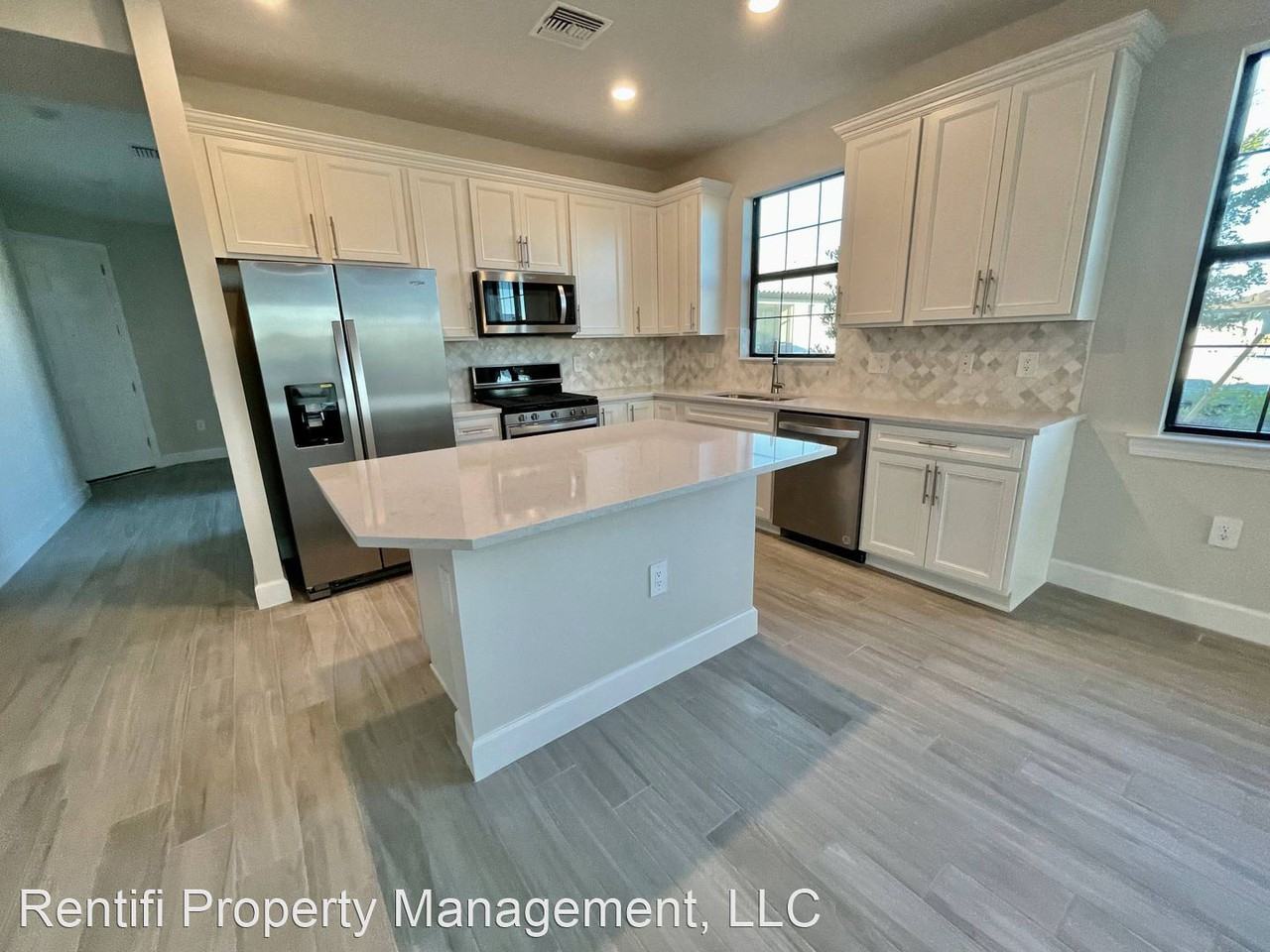 12121 Canal Grande Dr - Photo 3 of 27