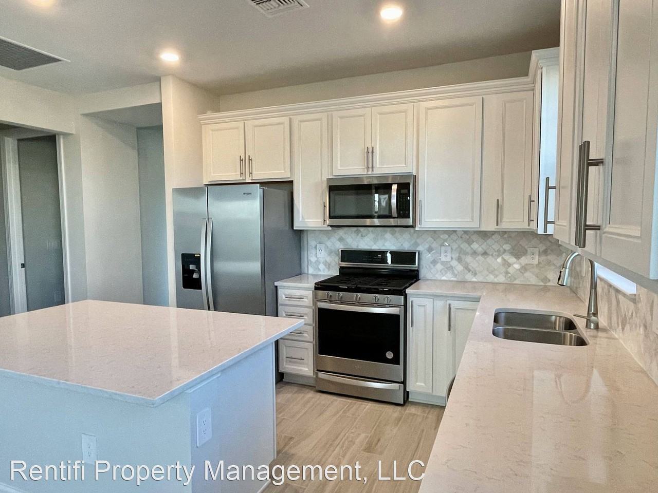 12121 Canal Grande Dr - Photo 2 of 27