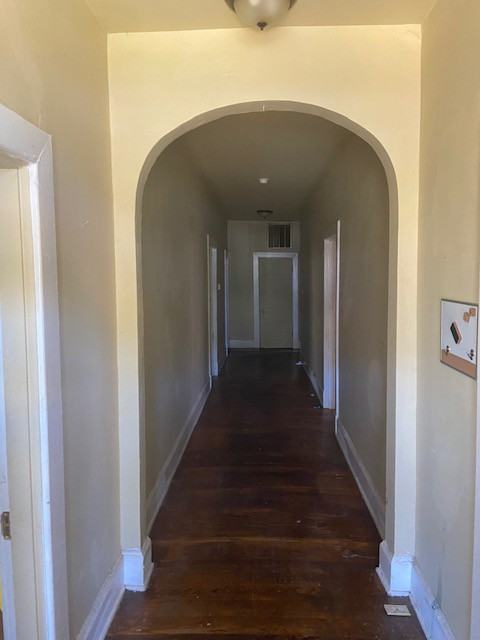 208 N Jefferson St - Photo 2 of 3