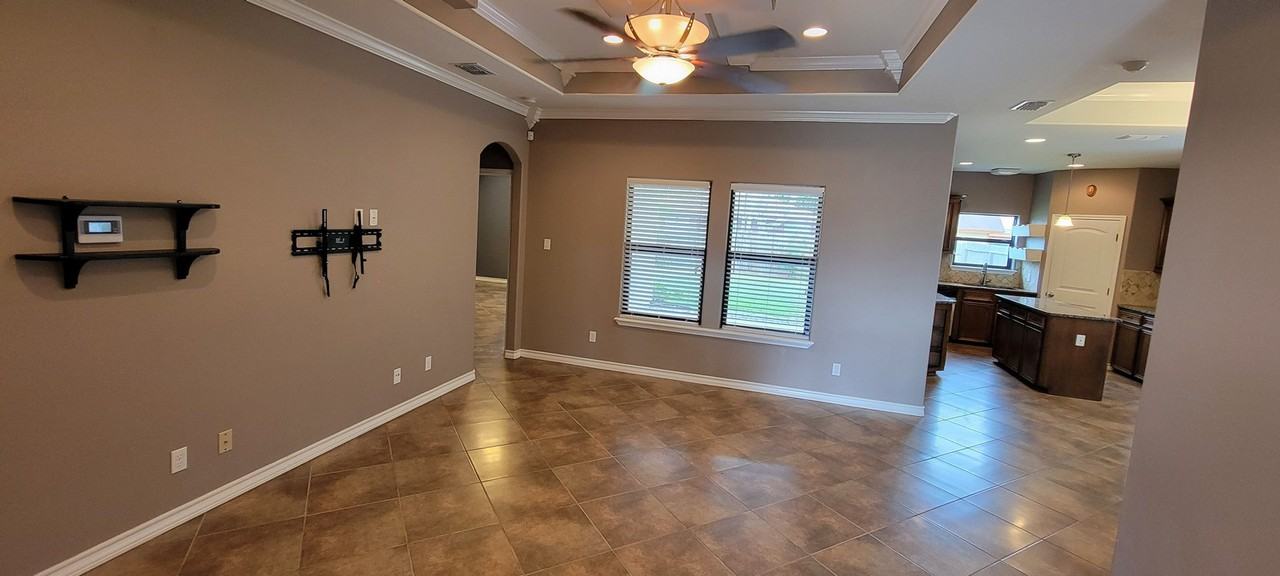 2506 Date Palm Dr - Photo 2 of 22