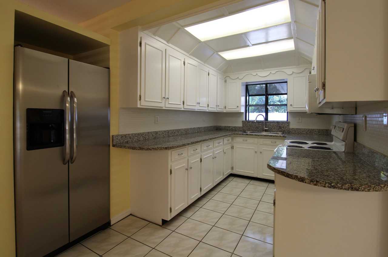 2516 E Milmar Dr - Photo 2 of 22