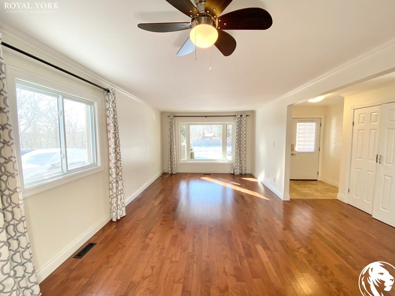 475 Valhalla Crt - Photo 2 of 29