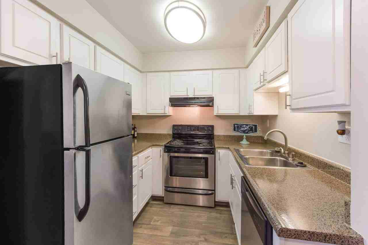 Glen at Lakewood - Photo 2 of 44