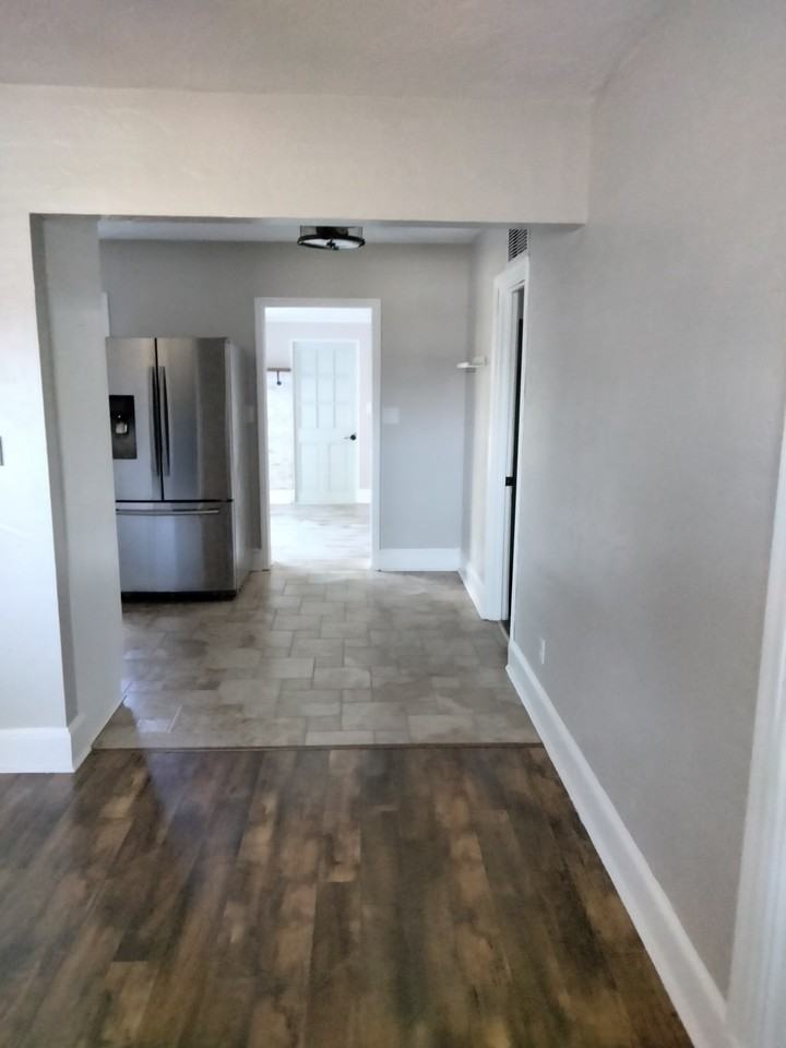 801 40th Ave Ne - Photo 2 of 20