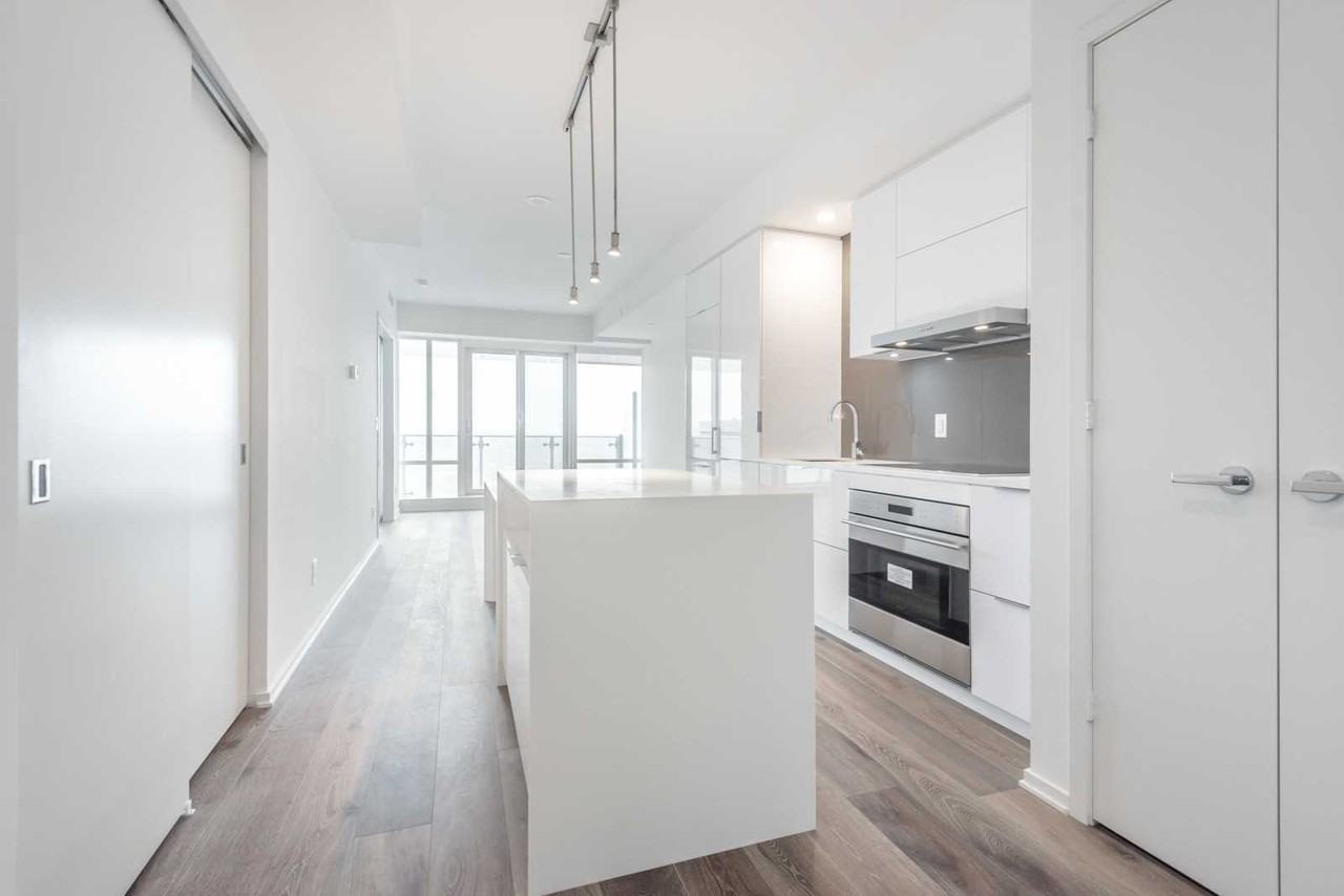 1 Bloor Street East #4807