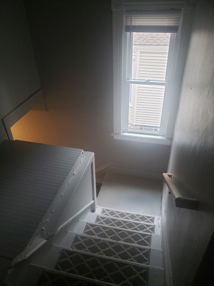 311 Linden St #UP - Photo 2 of 8