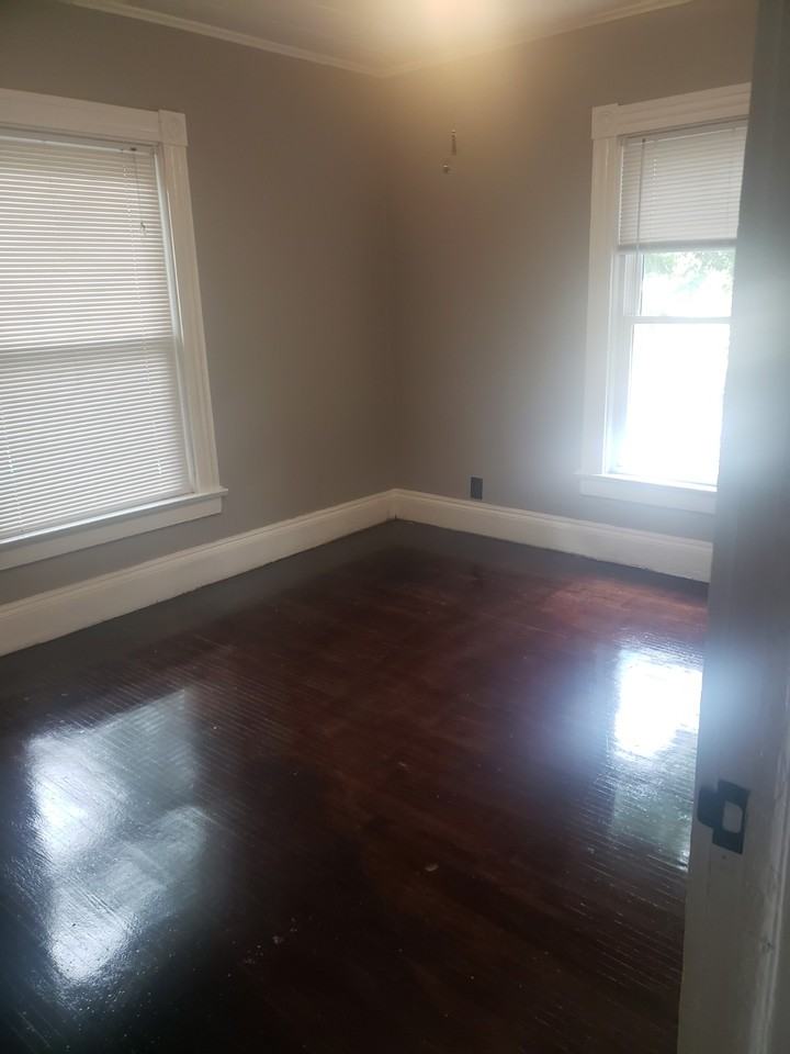 311 Linden St #UP - Photo 3 of 8