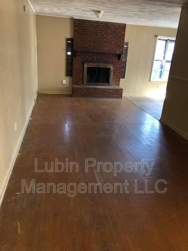 1590 Amarillo St - Photo 2 of 10