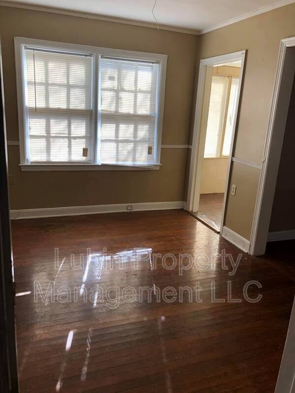 1590 Amarillo St - Photo 3 of 10