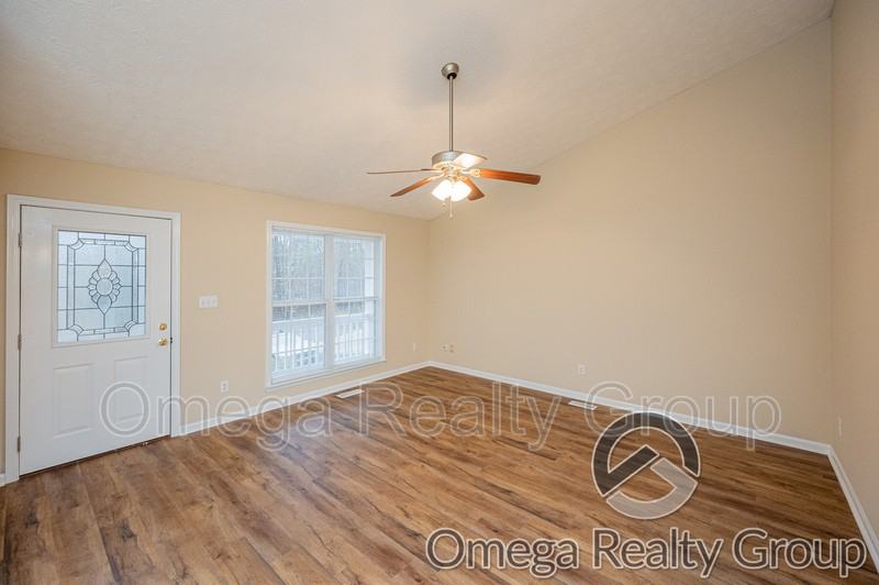 870 Lasseter Rd - Photo 2 of 26