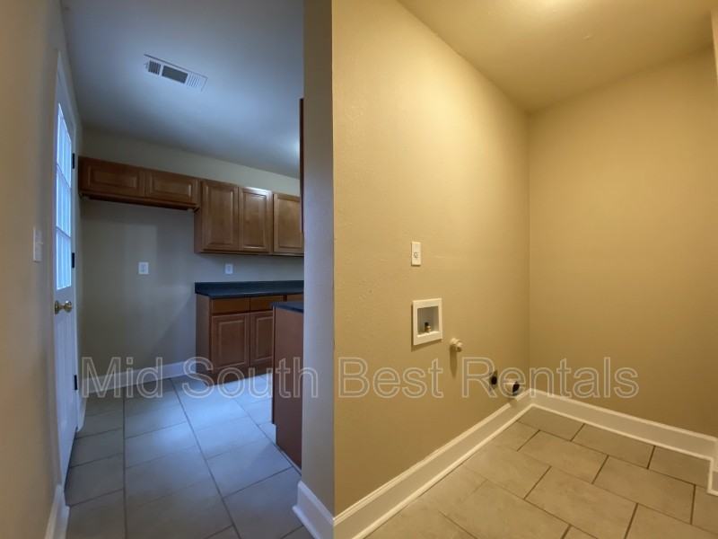 1004 Floyd Ave - Photo 7 of 8