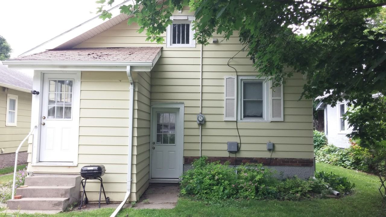 520 Wall St - Photo 2 of 14