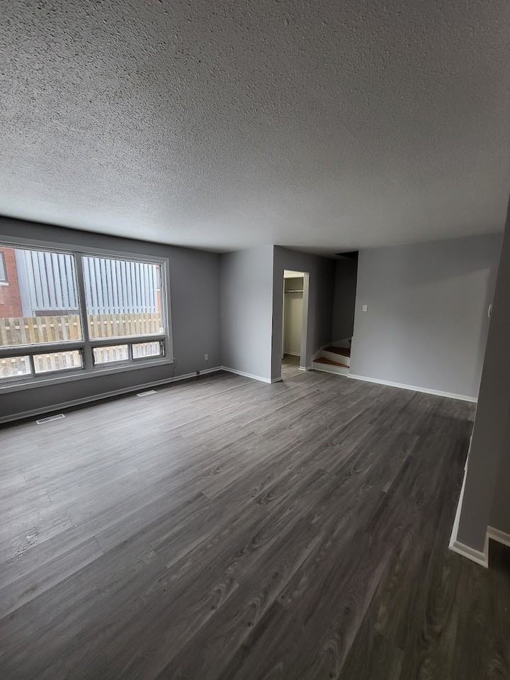 St.Laurent Blvd - Photo 2 of 5