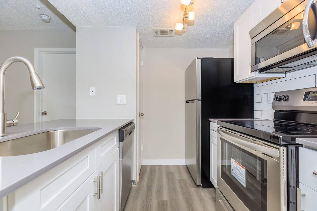 Tides on McCallum South Apartments 7720 Mccallum Blvd, Dallas, TX