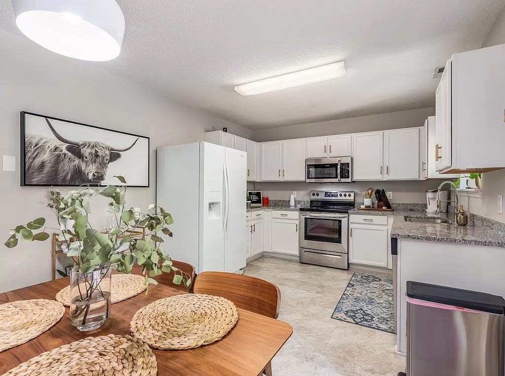 10 Wiltshire Pl - Photo 6 of 29