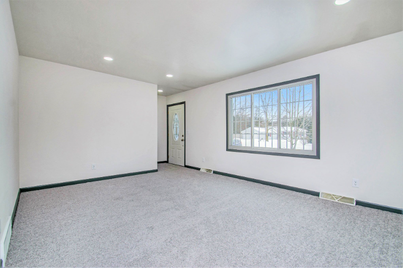 1888 Woodfern - Photo 2 of 16