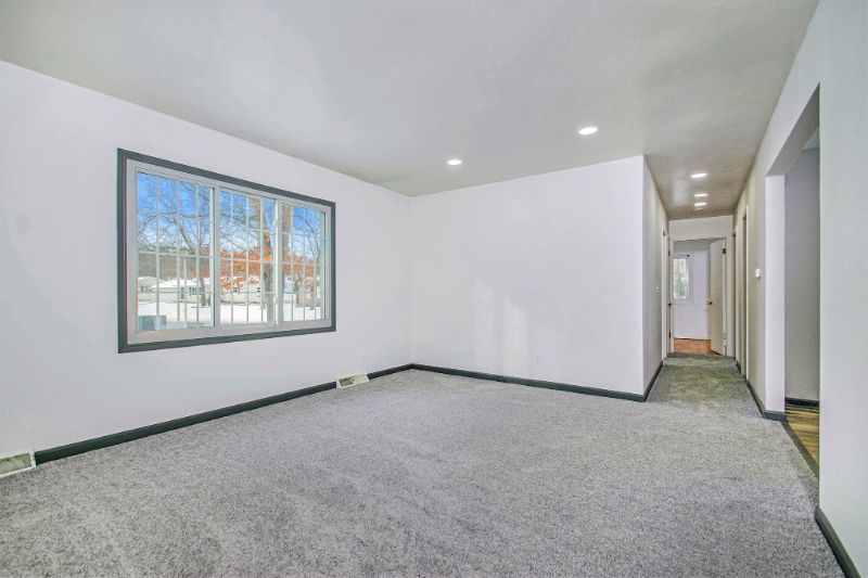 1888 Woodfern - Photo 3 of 16