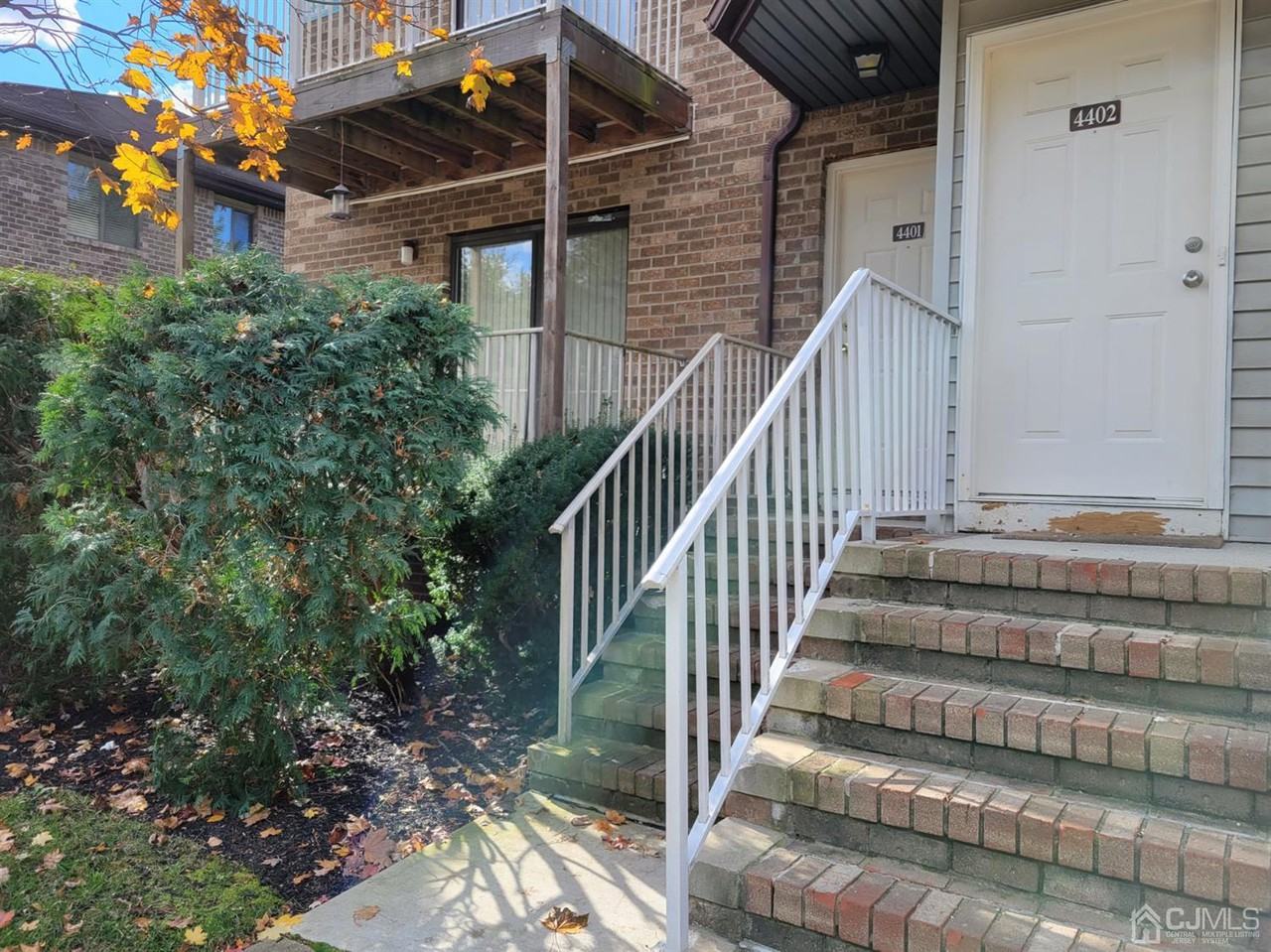 4401 Birchwood Ct - Photo 2 of 9