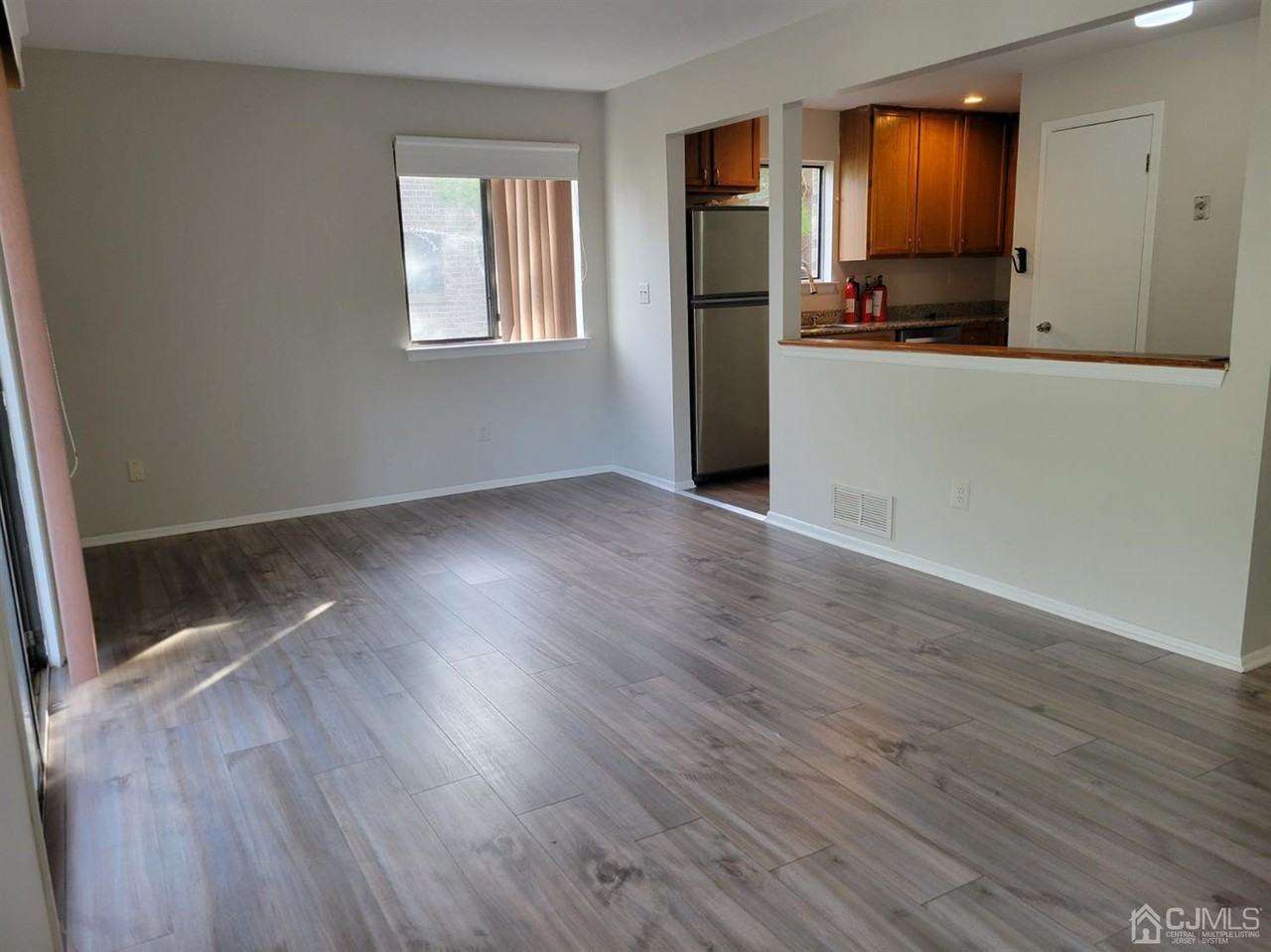 4401 Birchwood Ct - Photo 3 of 9