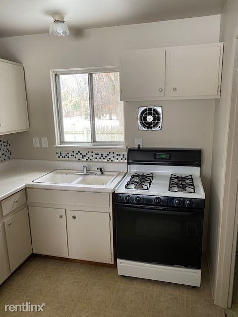 3050 Worden St - Photo 3 of 11