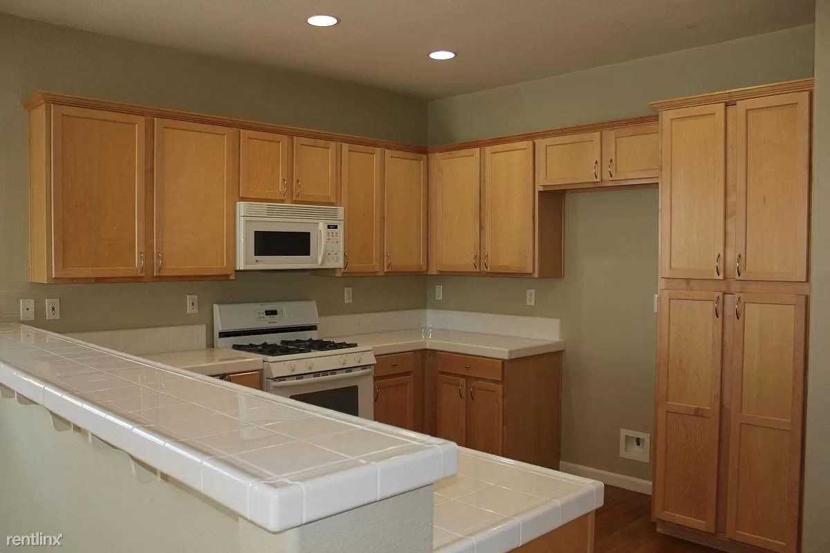 23 Dekalb Ct - Photo 2 of 10