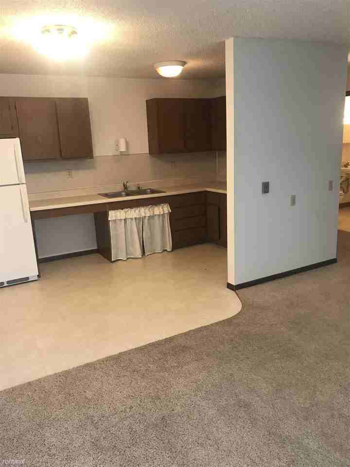 Lafayette Manor - Photo 3 of 7