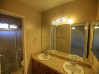 9725 Sherbrooke - Photo 2 of 3