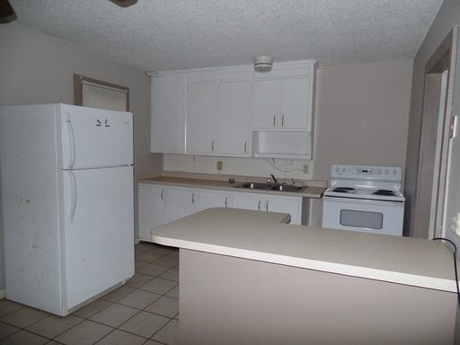 361539 Pine St - Photo 2 of 8