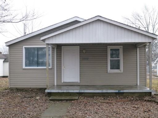 3202 S Center St - Photo 2 of 8