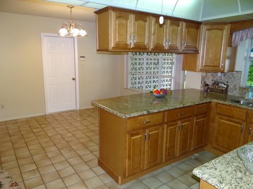 4810 N Shirley Dr - Photo 3 of 11