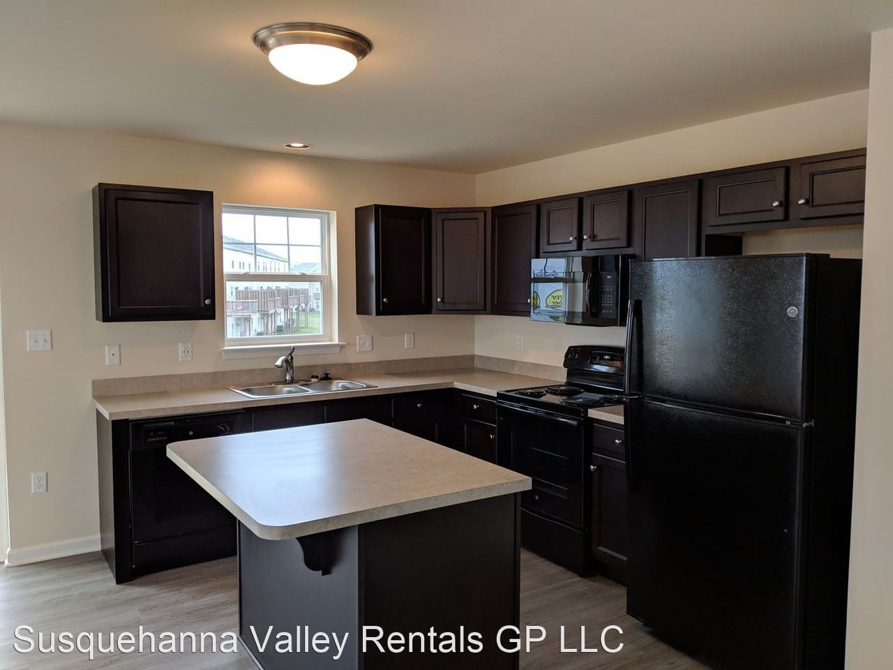 Admirals Quay Drive - Photo 2 of 24