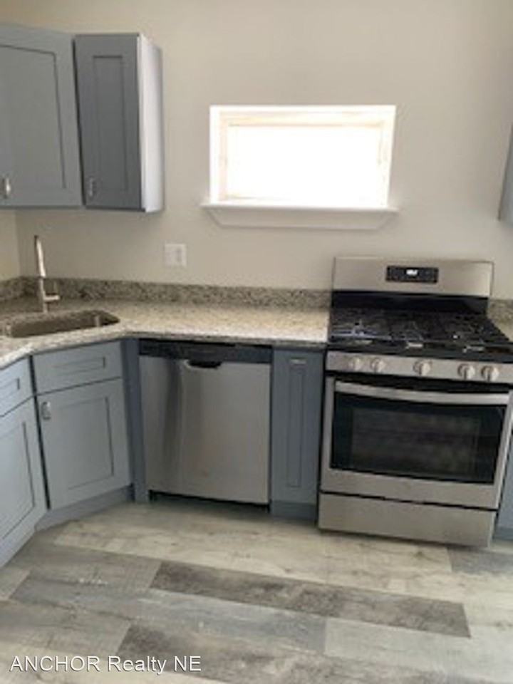 8136 Germantown Ave. - Photo 3 of 13