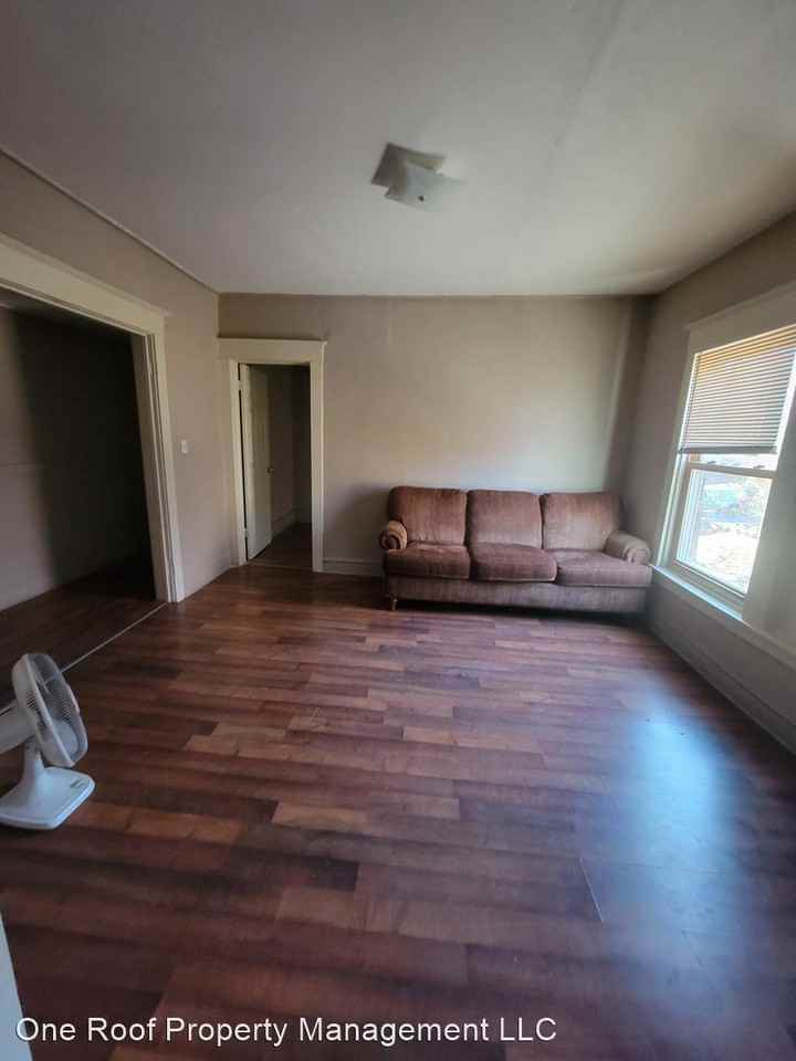 3224-3226 E 8th St. - Photo 2 of 4