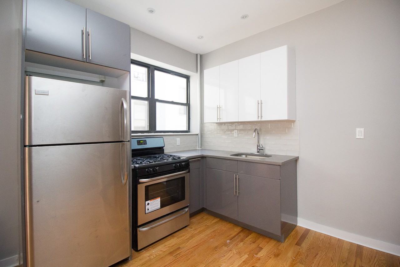 1579 Sterling Pl #LB2