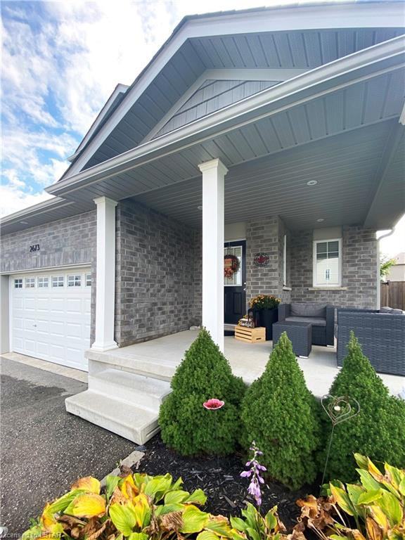 2673 Foxbend Link - Photo 3 of 39