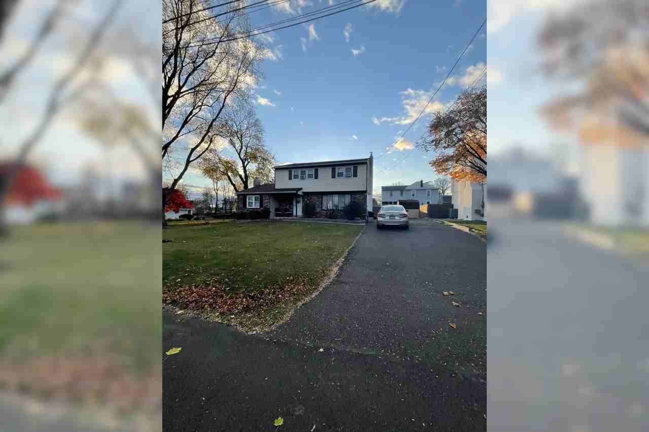 914 Avenue D - Photo 2 of 13