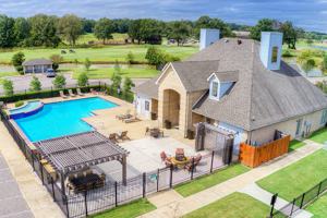 featured image of 8786 N Creek Blvd