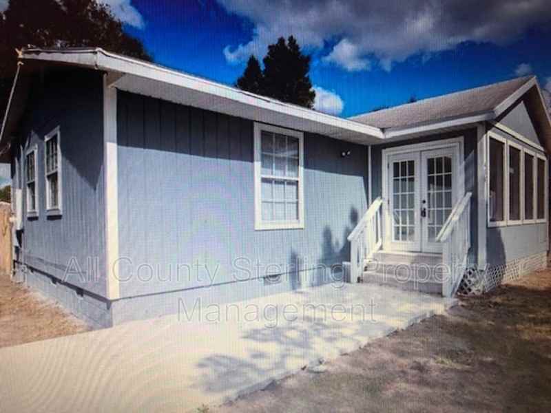 499 W Beresford Rd - Photo 2 of 17