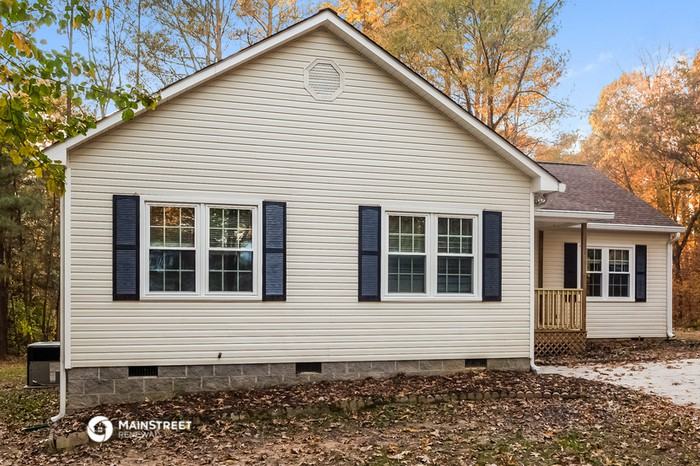 810 Clearview Ct Se - Photo 3 of 16