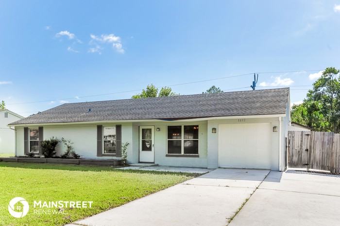 1693 Susan Dr - Photo 3 of 16