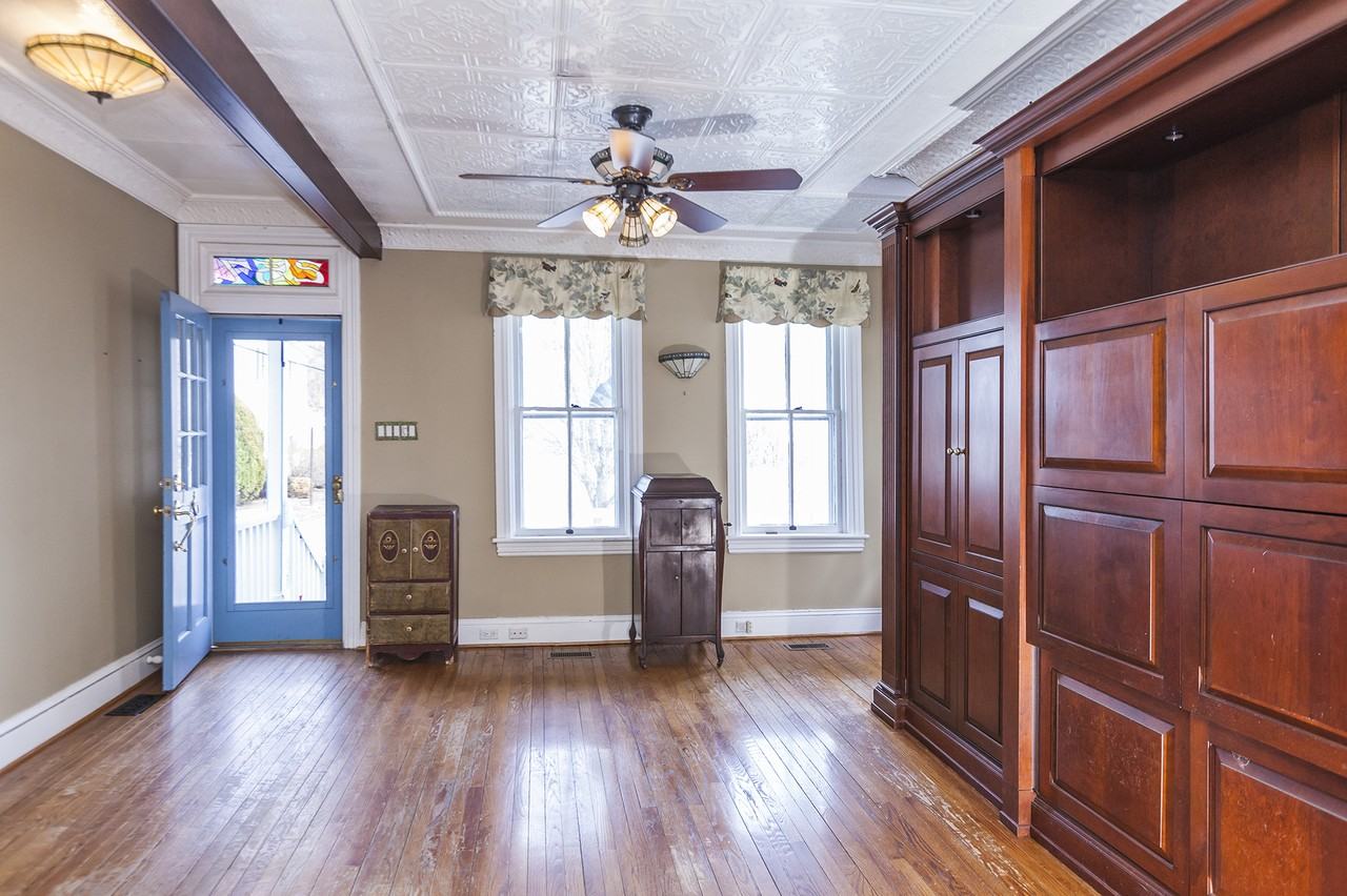 257 N Union St - Photo 3 of 26
