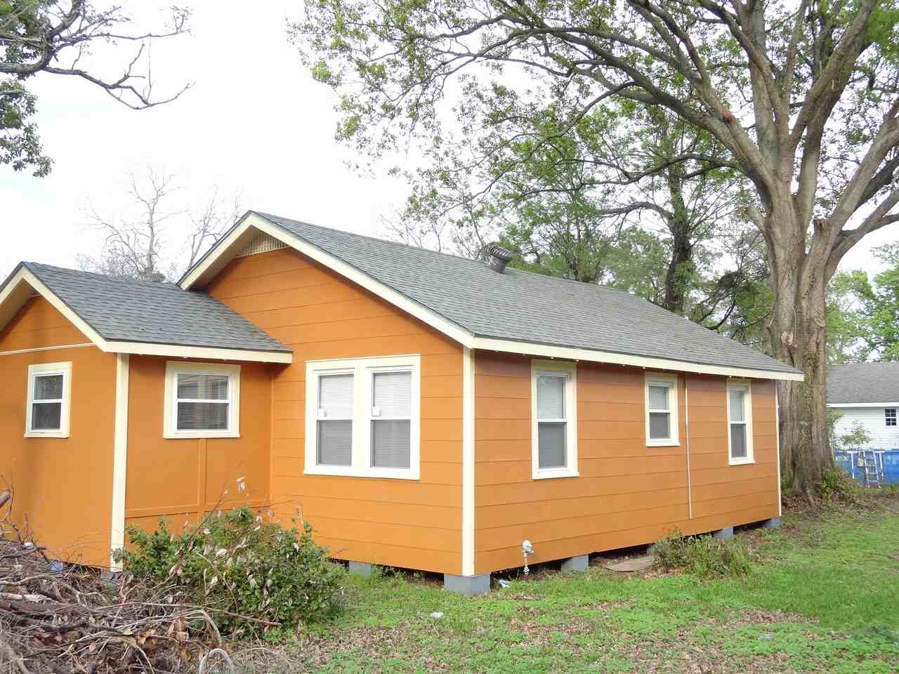 470 St Charles St - Photo 3 of 20