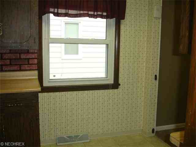 2253 E 290th St - Photo 3 of 15