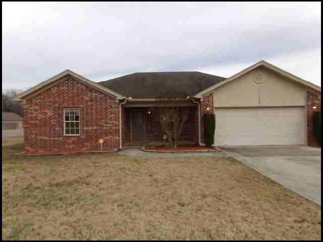 100 Corbin Cir - Photo 2 of 10