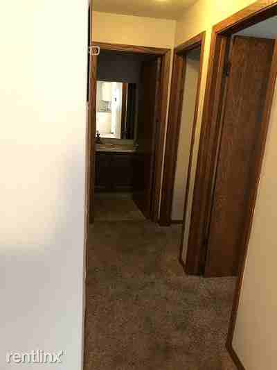 2505 Country Club Pkwy - Photo 3 of 7