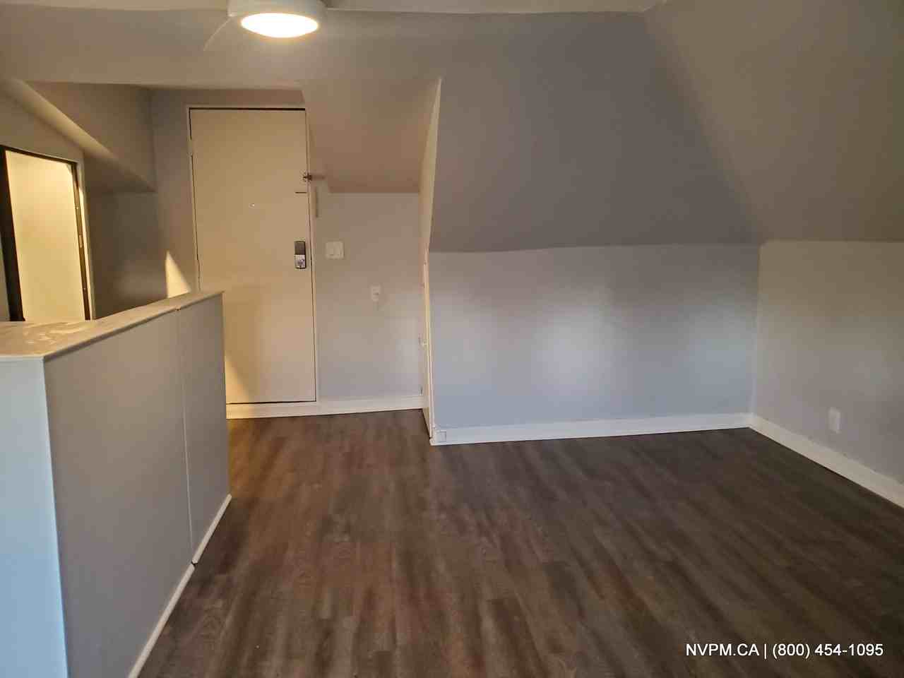 25 Huxley Avenue South #3 - Photo 2 of 7