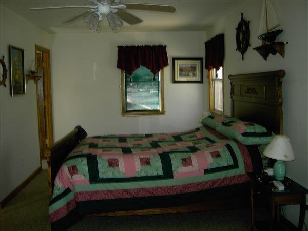 121 Sheridan Dr - Photo 3 of 10