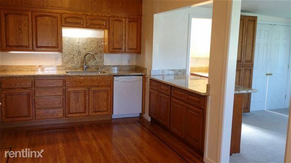 2813 Eastgate Ave - Photo 2 of 20