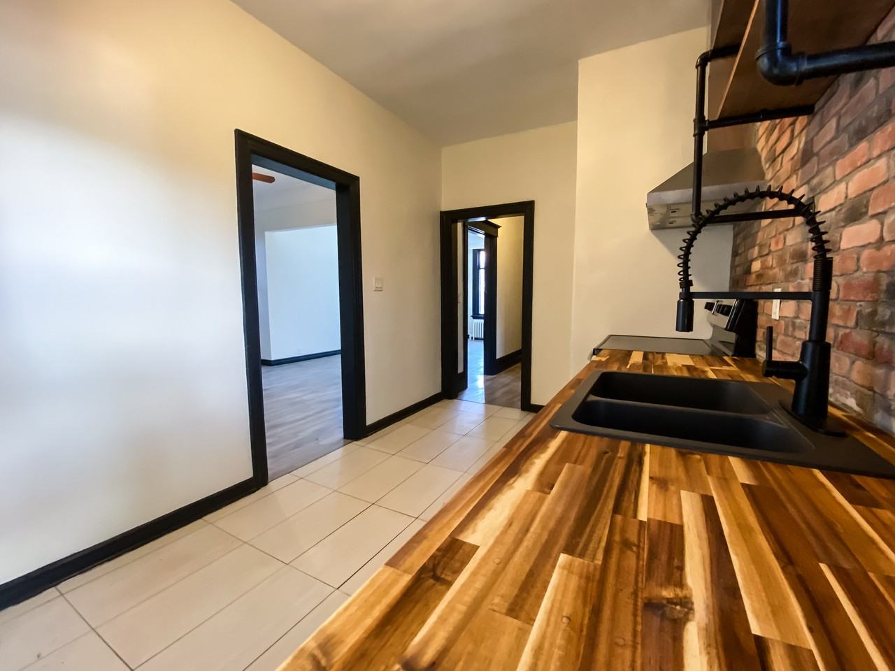 16 Melrose Ave S - Photo 2 of 15